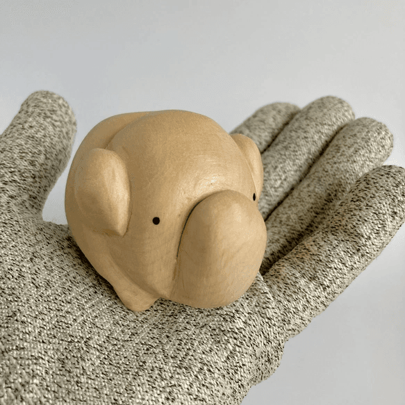 メモもはさめる木彫りのゾウ（ペン立て仕様）1枚目の画像